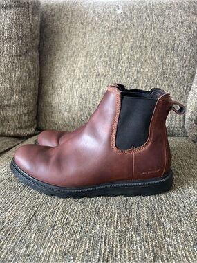Sorel brown leather waterproof chelsea boots